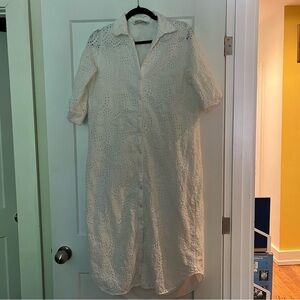 Classic Chic 💯 Cotton eyelet button-down midi dress